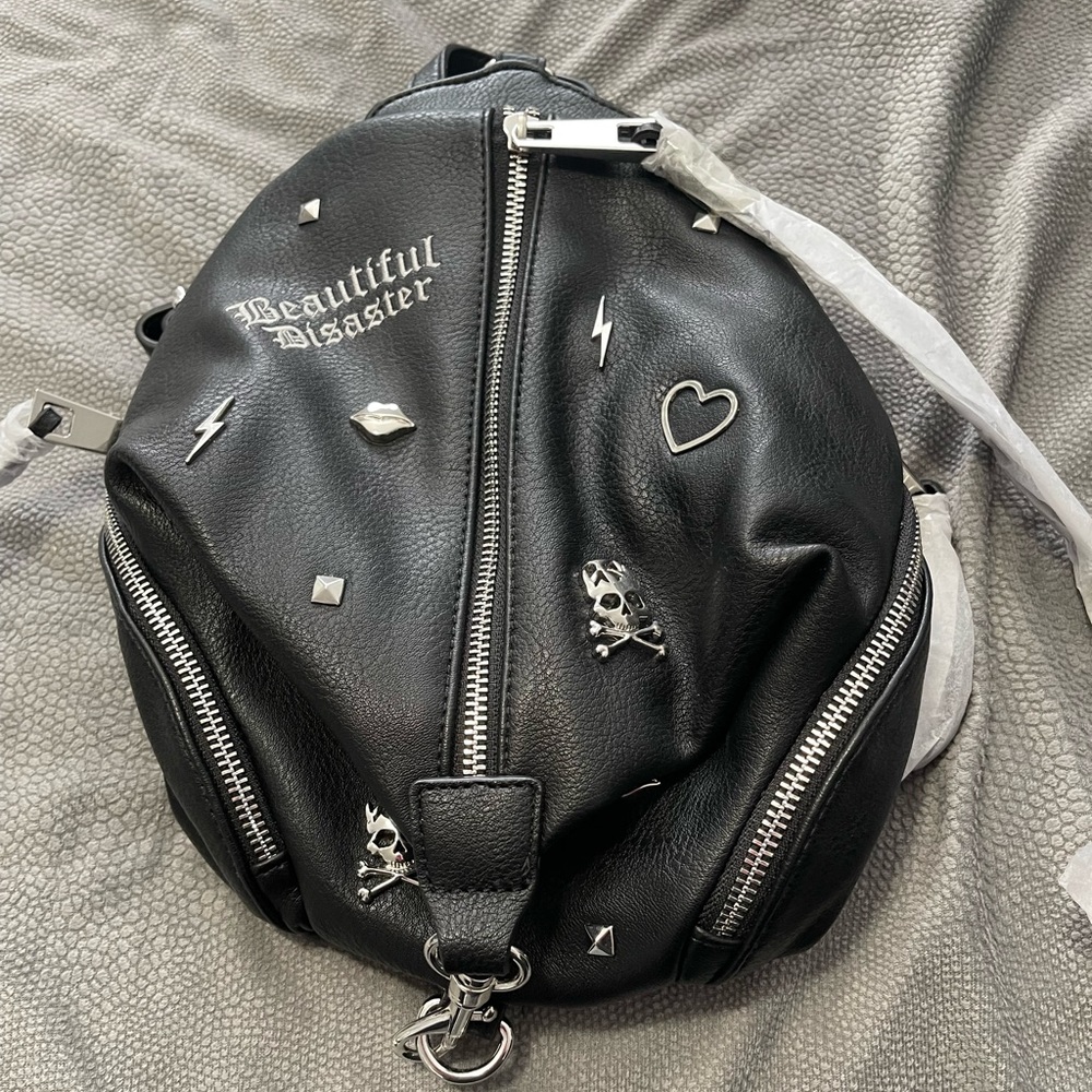 💕Beautiful “New” Beautiful Disaster mini backpack